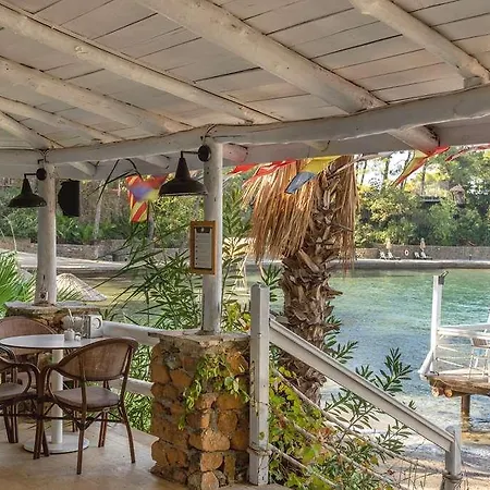 Bay Hotel