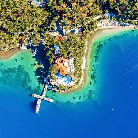 Bay Hotel *