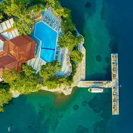 Bay Hotel
