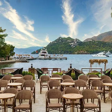Bay Hotell *